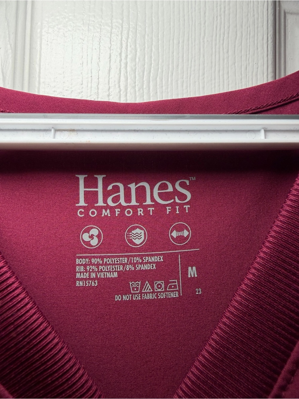 Hanes Comfort Fit Scrub Maroon Medium 2 Small Stains As Pictured - Picture 3 of 4